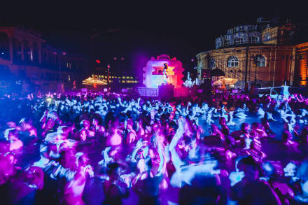 Sparty Party & 2 Drinks at Szechenyi Baths — Stag Do nightlife in Budapest