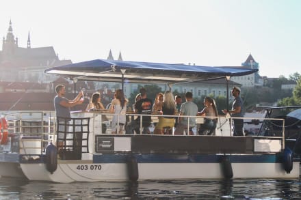 Prosecco Boat — Hen Do activity in Prague