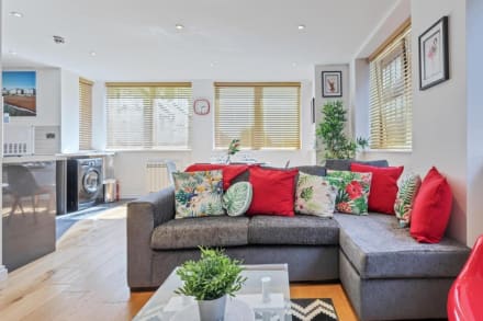 Urban Heights (Holcombe House) — Stag Do accommodation in Brighton