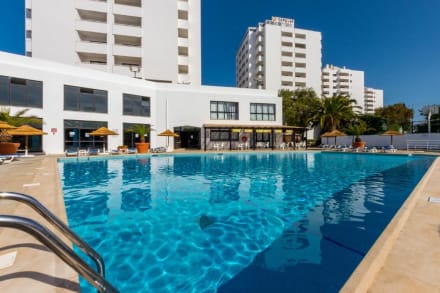 Mixed Apartments at Janelas do Mar Apartamentos Turisticos — Stag Do in Albufeira