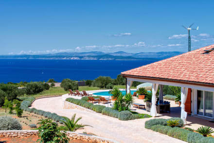 Villa De Pinus — Hen Do accommodation in Hvar