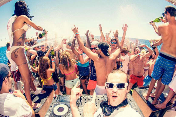 Barcelona Boat Party Hen Do Ideas