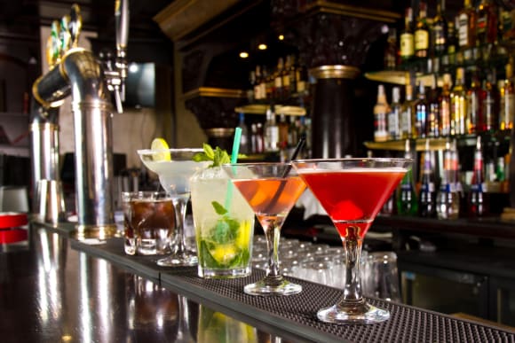 Mix, Mingle & Sip Cocktail Workshop Hen Do Ideas