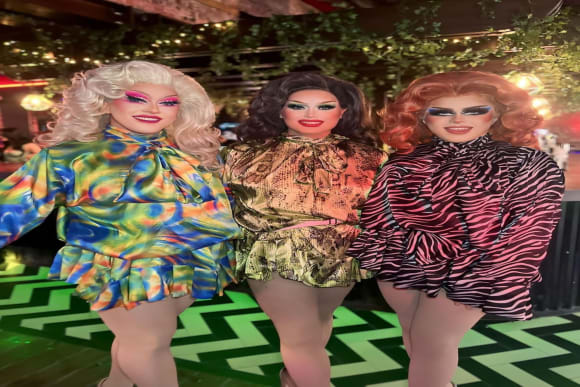 Drag Queen Guided Bar Crawl Activity Weekend Ideas