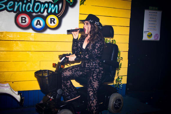 Let’s Go, Girls! Bottomless Shania Twain Tribute Night Hen Do Ideas