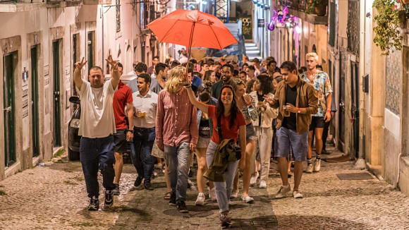Lisbon Public Bar Crawl with 1 Hour Open Bar Stag Do Ideas