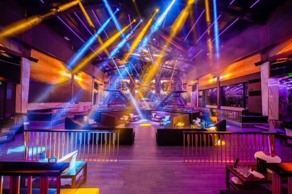 Club Entry & Table Hen Do Ideas
