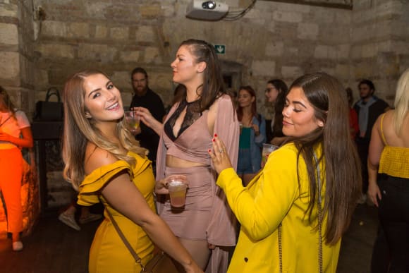 Guided Bar Crawl Hen Do Ideas