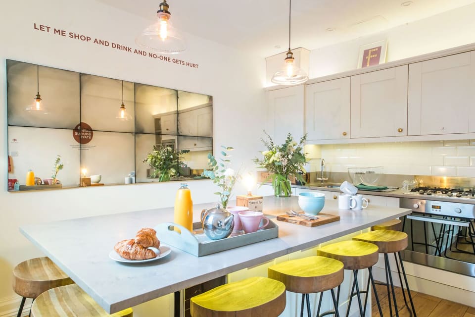 Hot Bath House — Hen Do accommodation in Bath