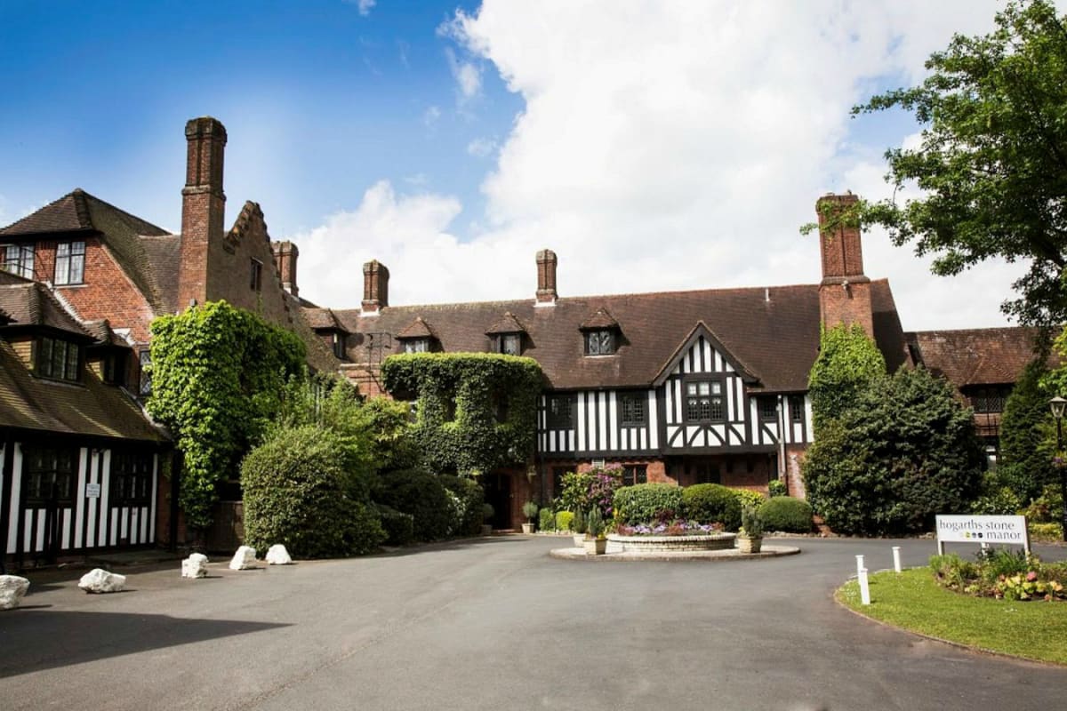 Hogarths Stone Manor Hotel - exterior front