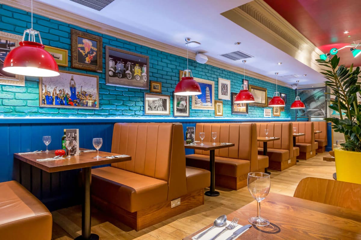 bella italia - brighton north street - interior.jpg