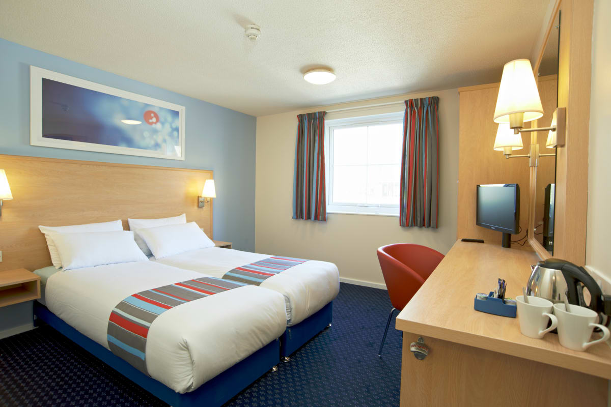 Travel Lodge Bournemouth Central - Twin room