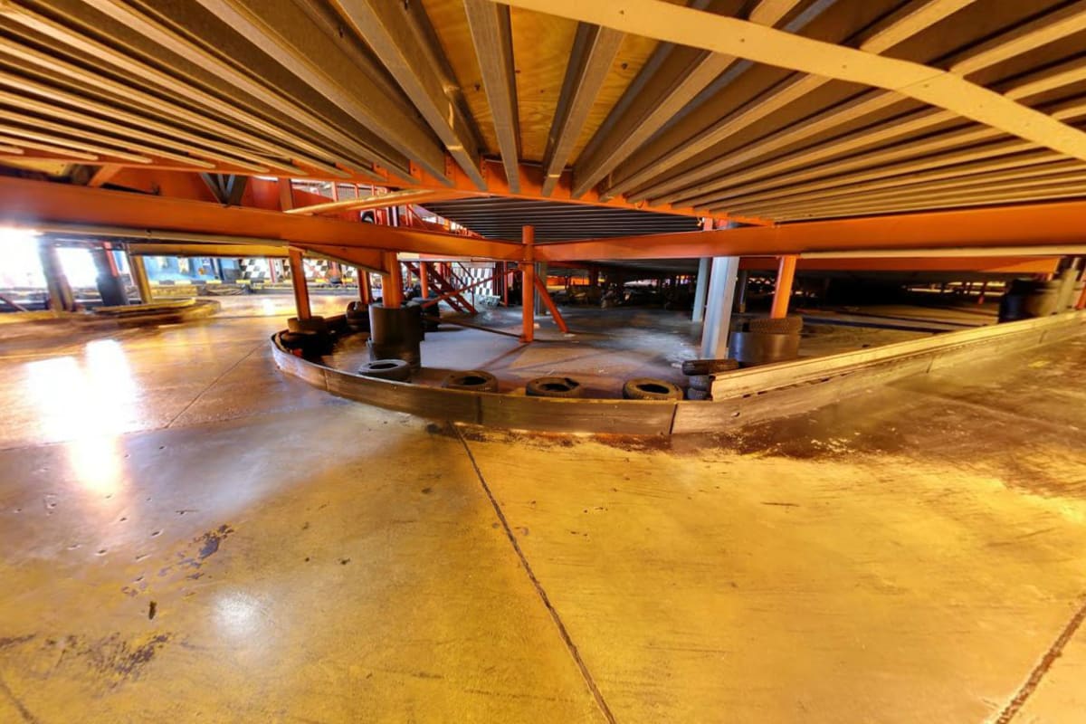 kylemore karting - indoor first floor track.JPG
