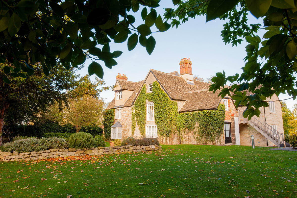 Oxford Spires Hotel - Outside exterior