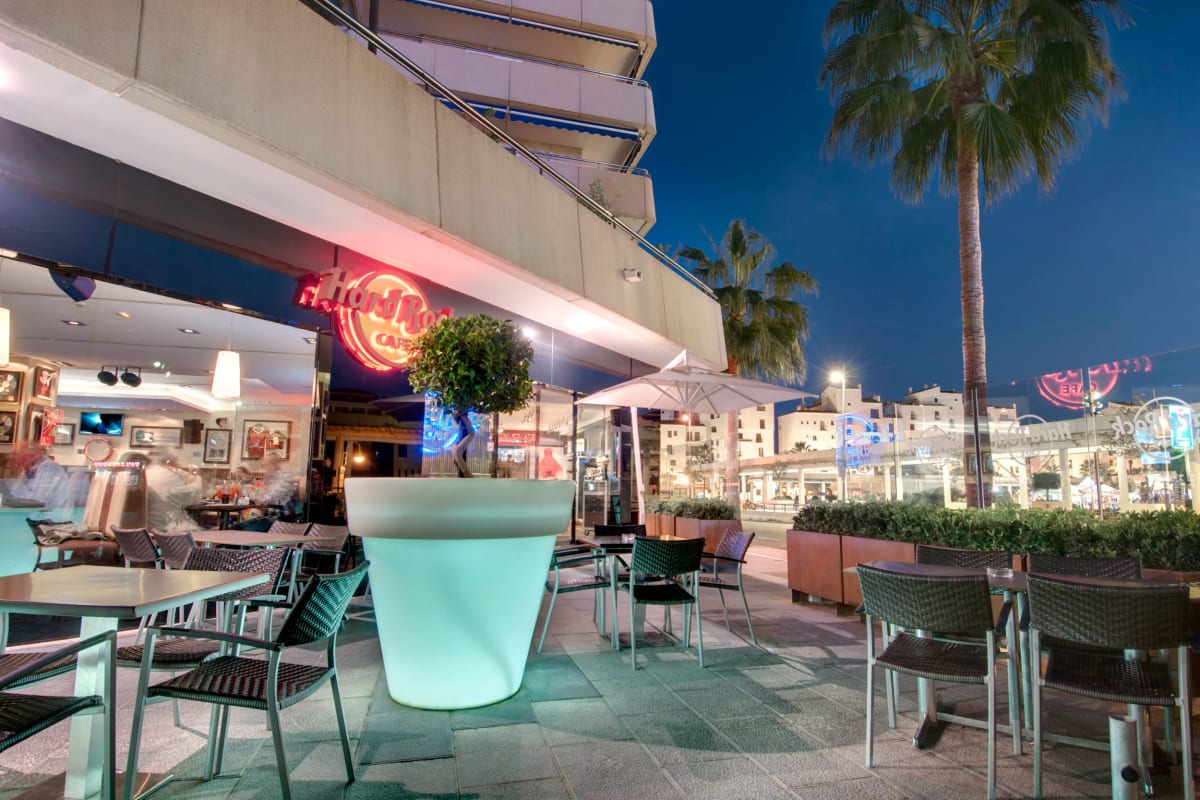 Hard Rock Cafe - marbella_patio.jpg