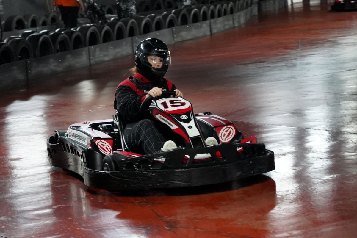 team sport indoor go karting hen