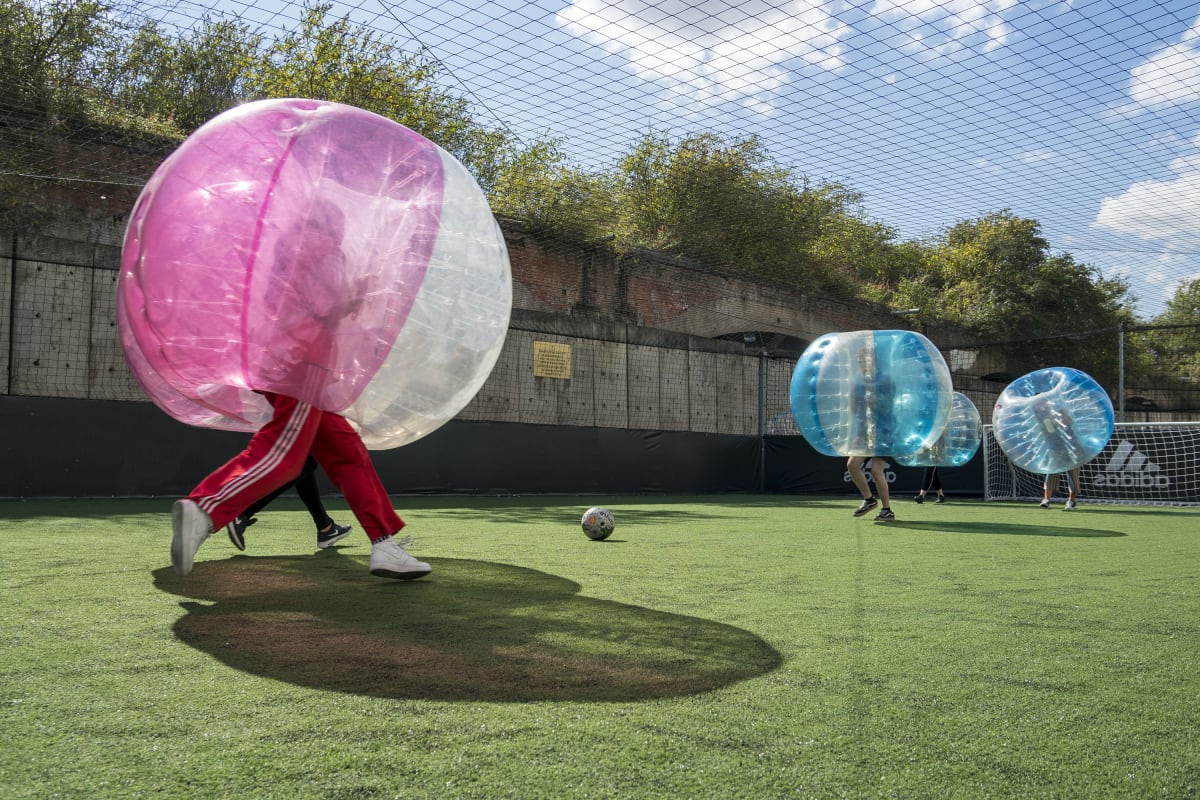 Zorb Football hens chillisauce