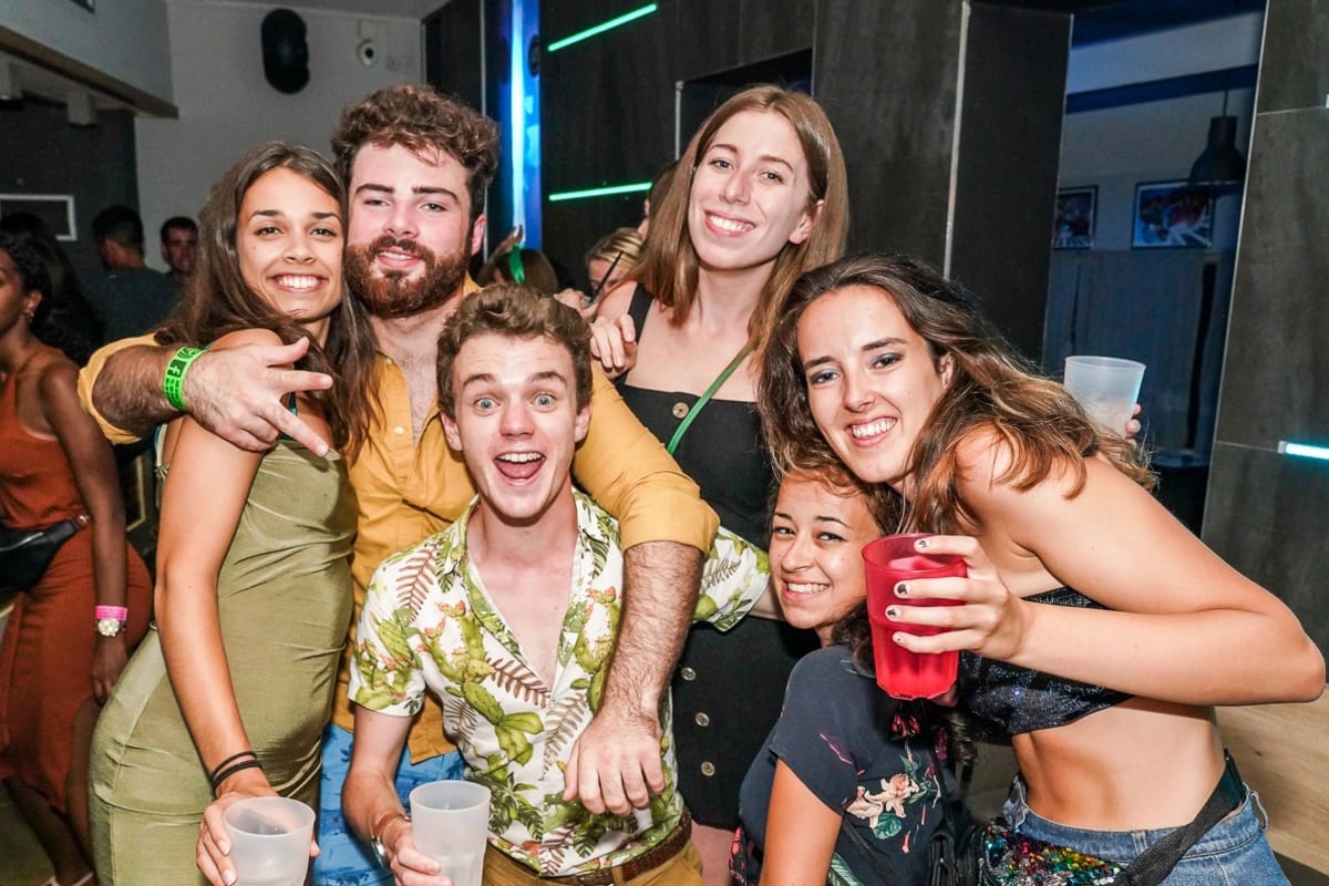 Split Bar Crawl Private