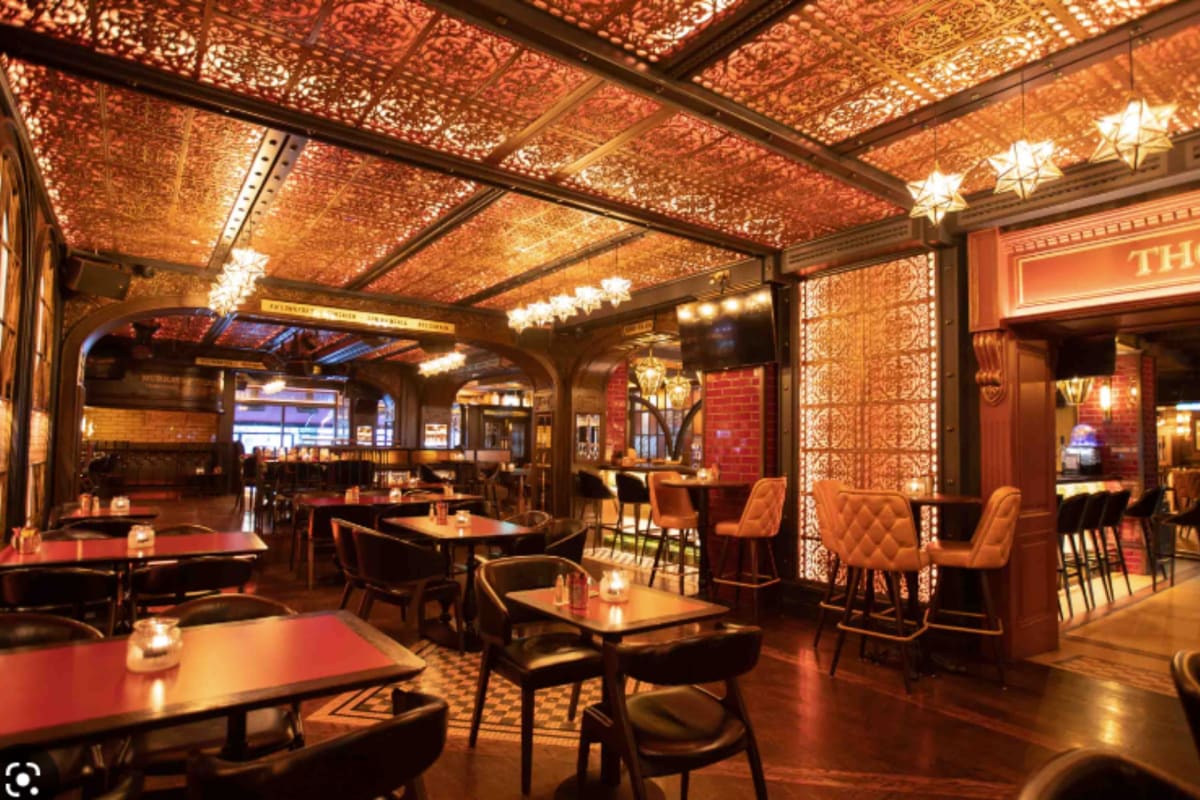 Murray's Bar