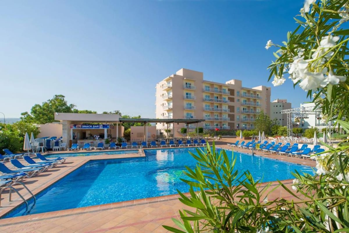 Invisa Hotel Es Pla