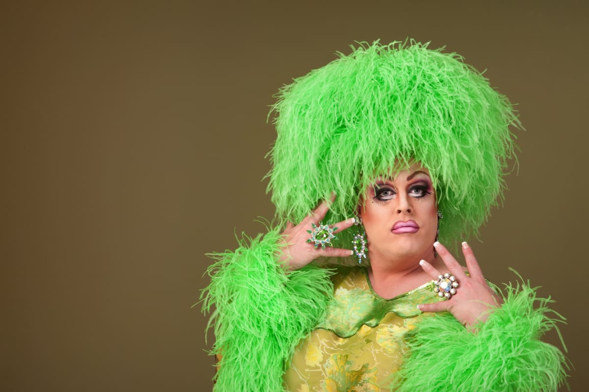 Drag queen Bar Crawl
