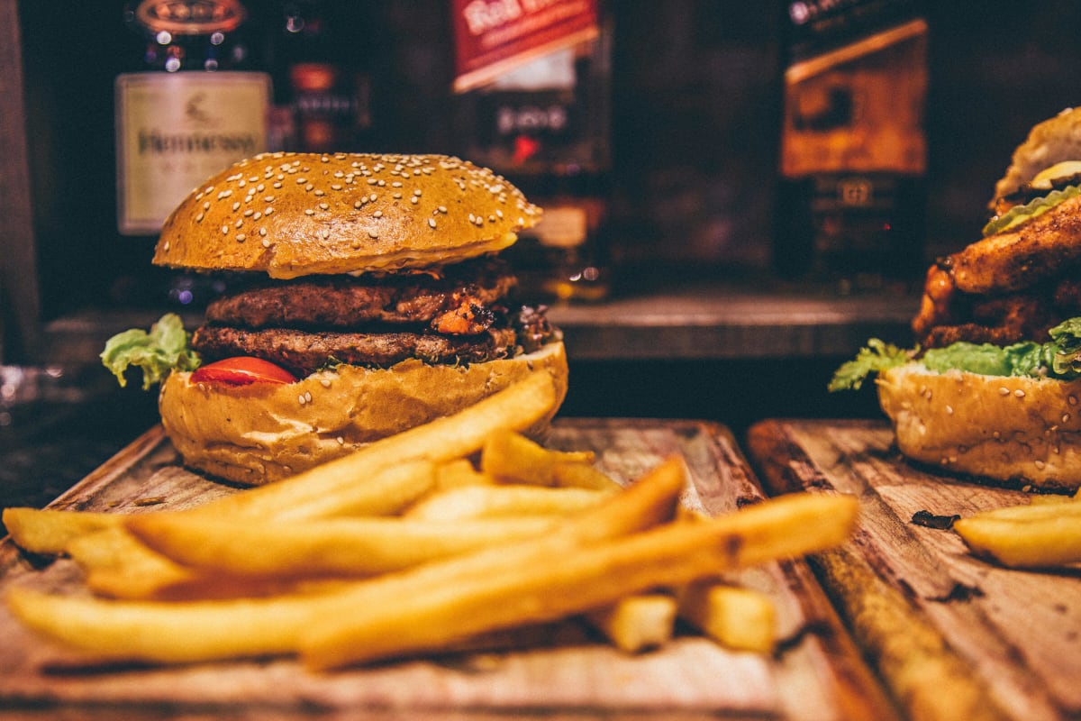 A burger and chips