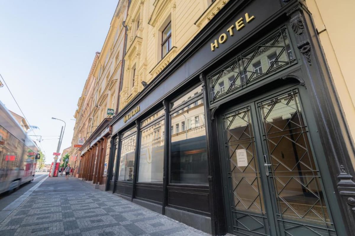 EA Hotel Victoria - Front