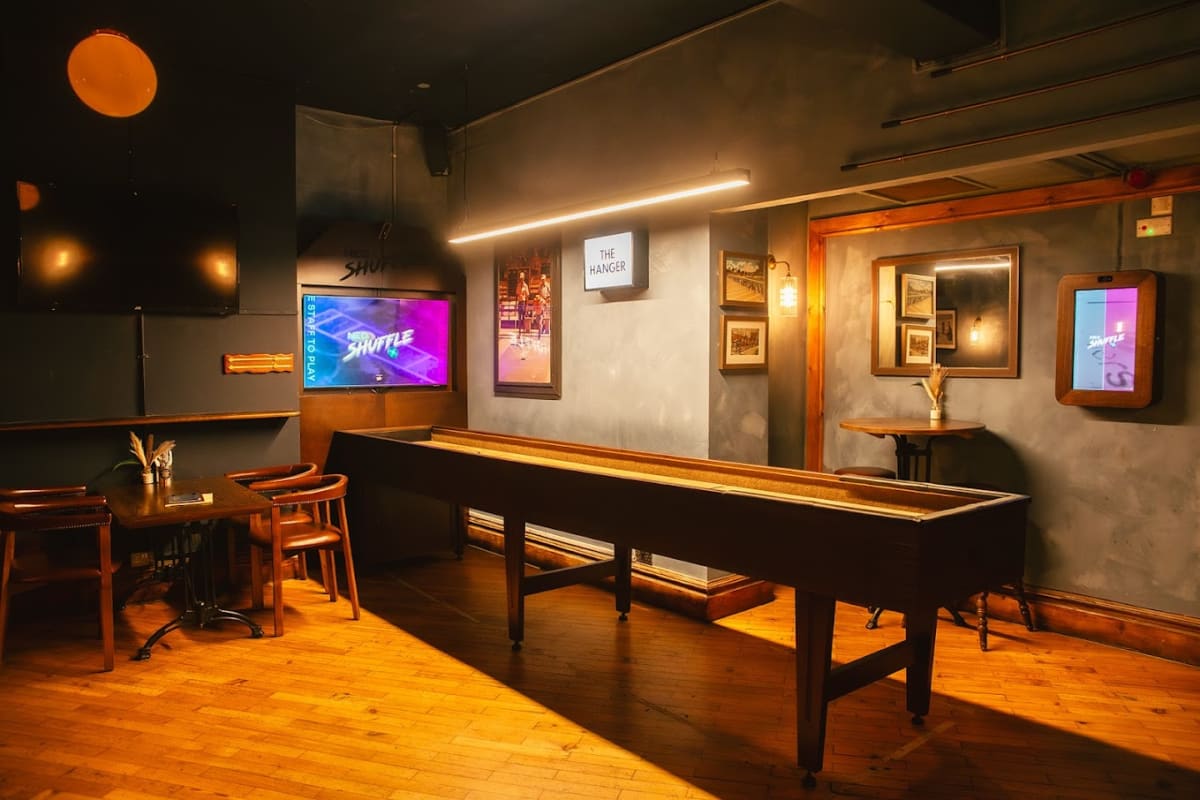 Newhall Street Tavern