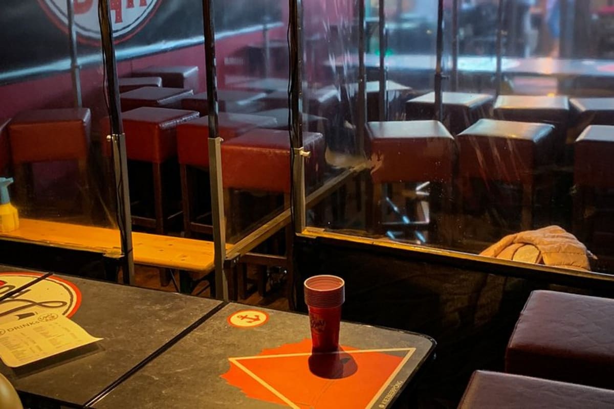 Beer pong Bar