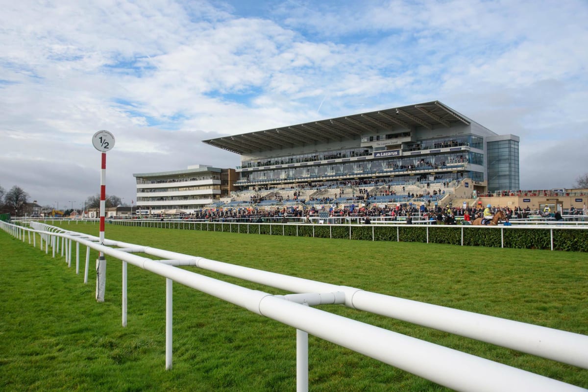 doncaster raceourse - exterior