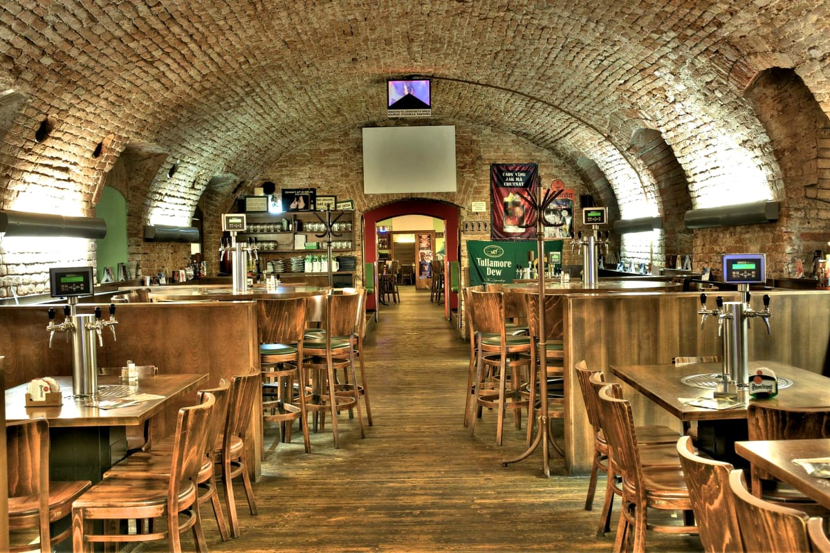 Mamut Pub Brno - Interior.jpg