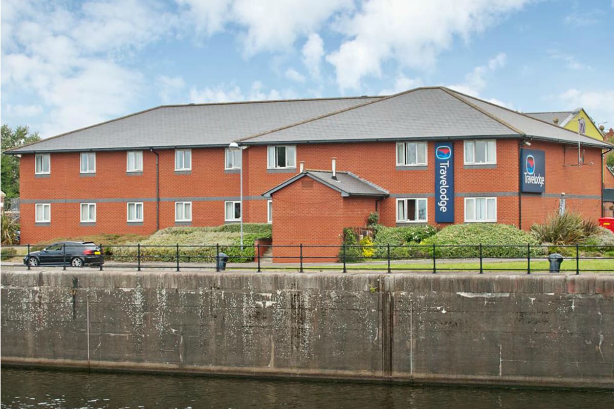 Travelodge Liverpool Docks - oUTSIDE