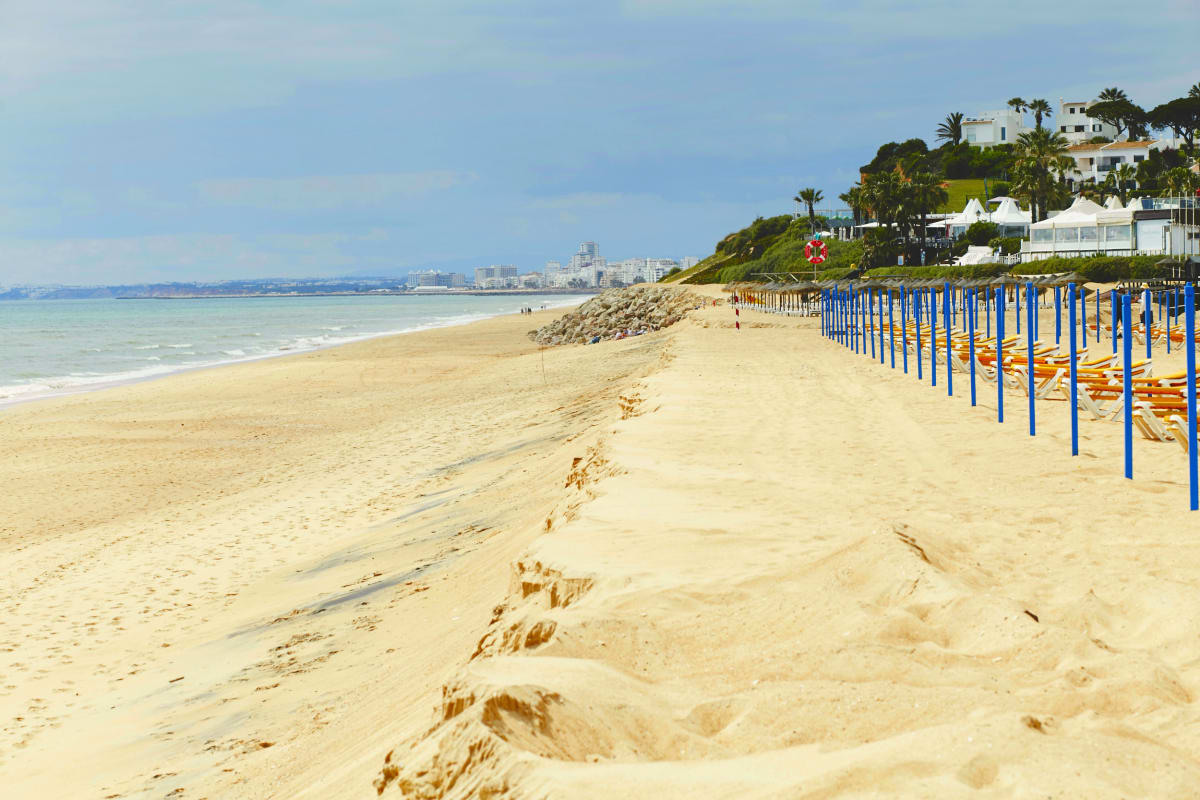 Praia da Oura beach