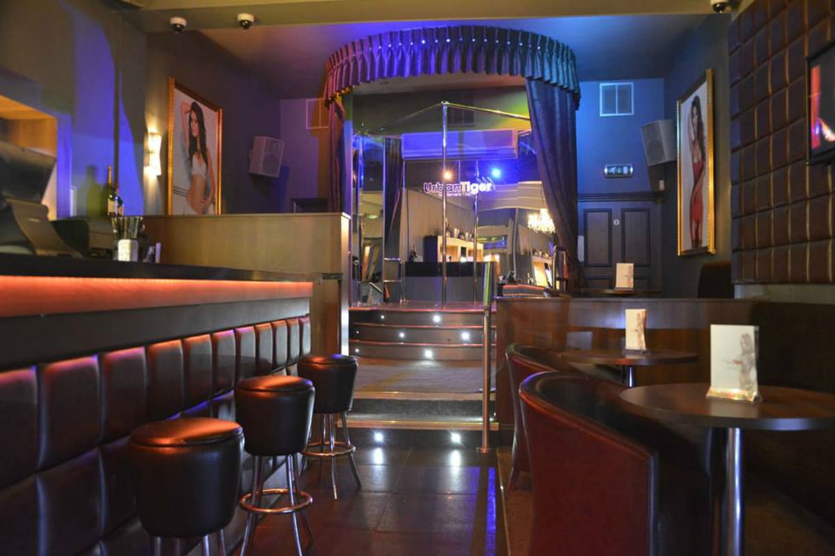 urban tiger bristol - interior of bar.jpg