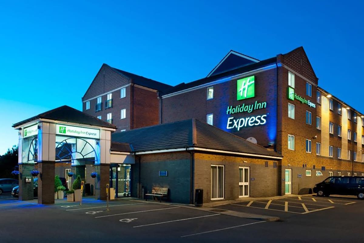 Holiday Inn Express Newcastle Metro exterior
