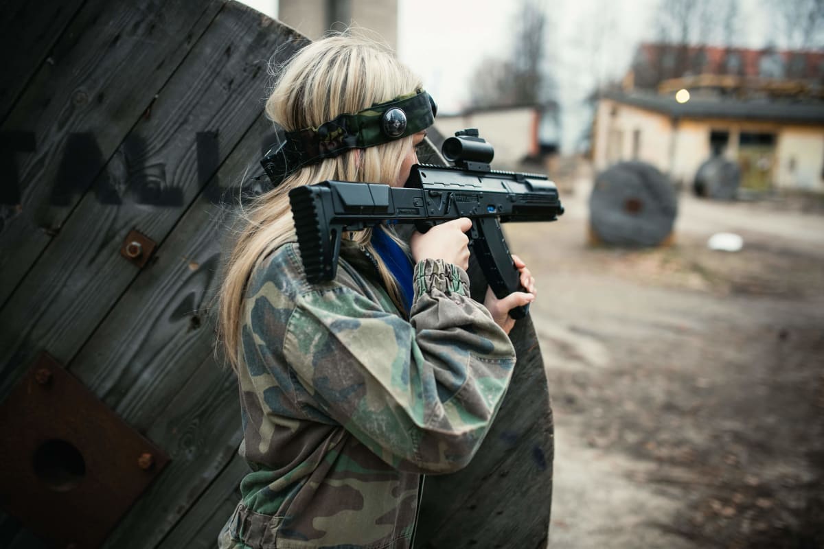 Hen laser tag riga