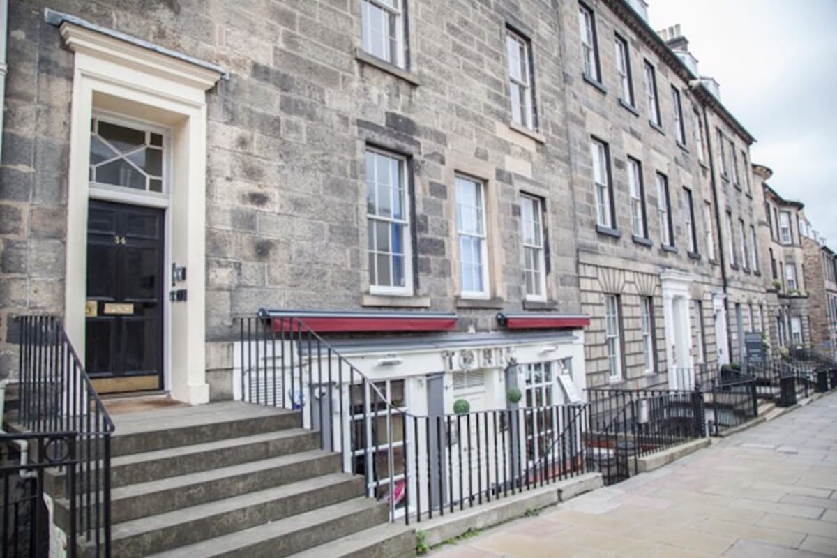 Castle View Apartments - Edinburgh_exterior