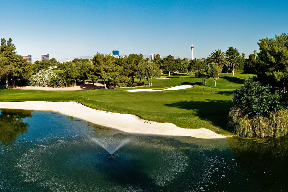 Las Vegas National Golf Centre - Golf green 2.jpg