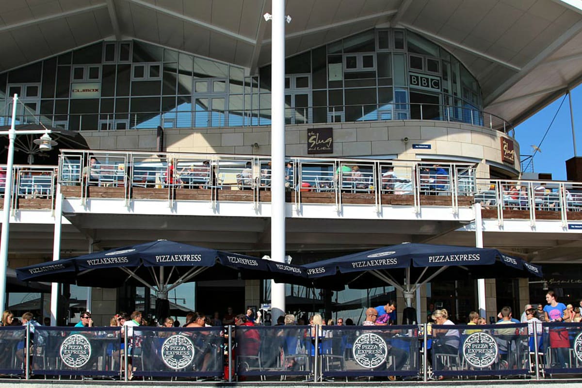 slug and lettuce and pizza express - Portsmouth - Exterior