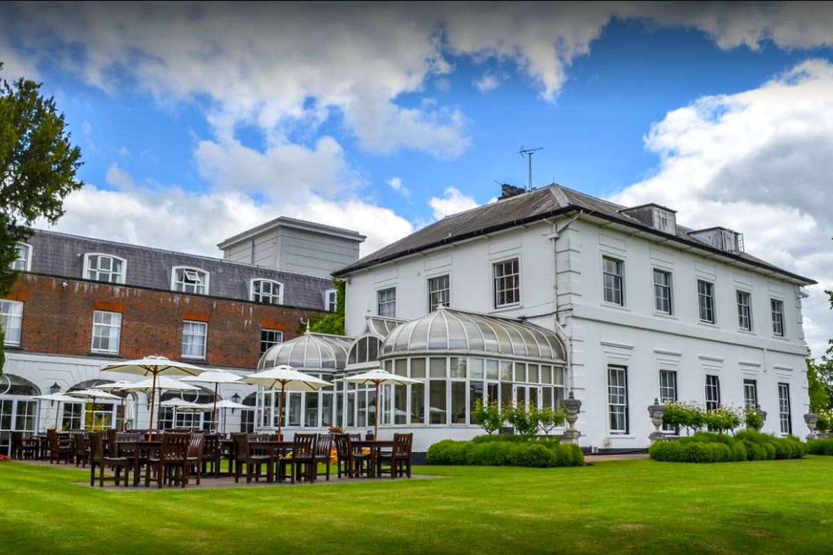 west lodge park hotel - exterior