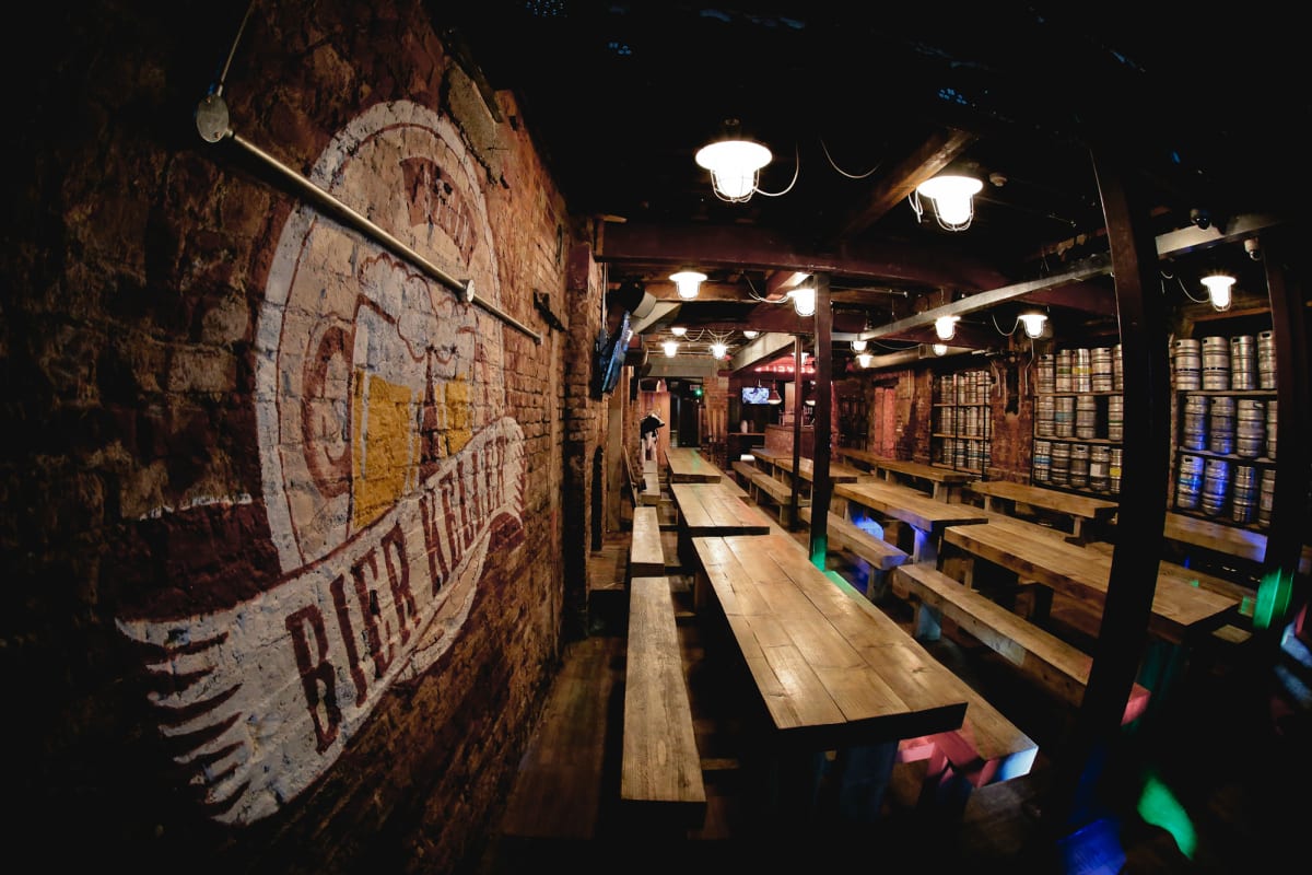 Stein bierkeller Newcastle - Interior.jpg