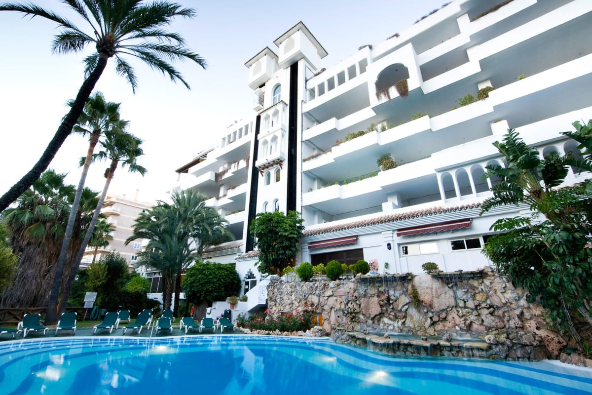 Monarque Hotels