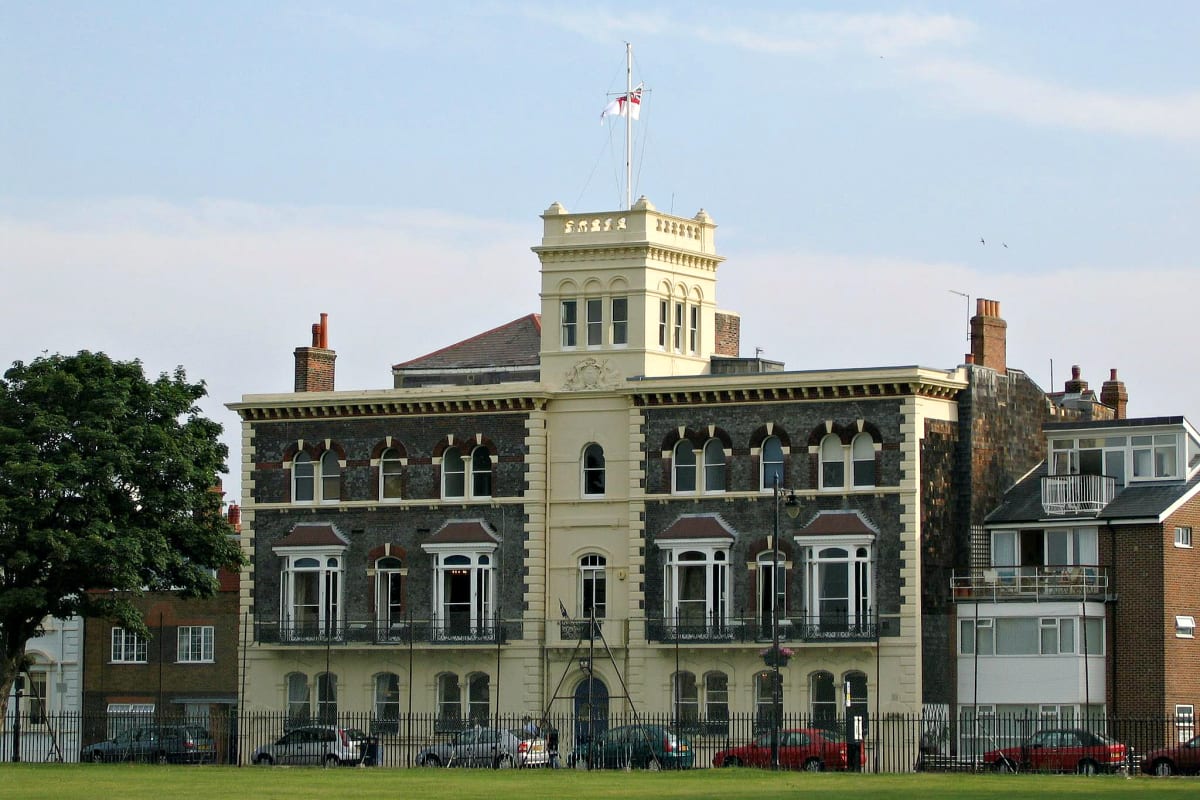 Royal Naval Club - exterior.jpg
