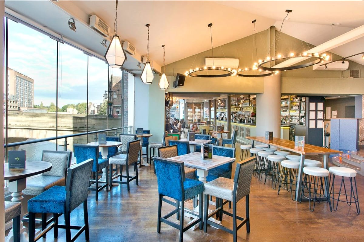 Slug and Lettuce - Riverside - Interior bar.jpg