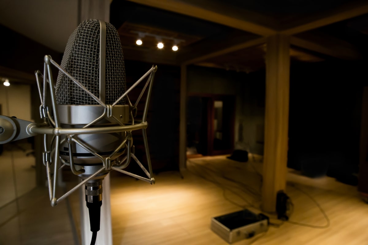 Generic sound recording studio.jpg