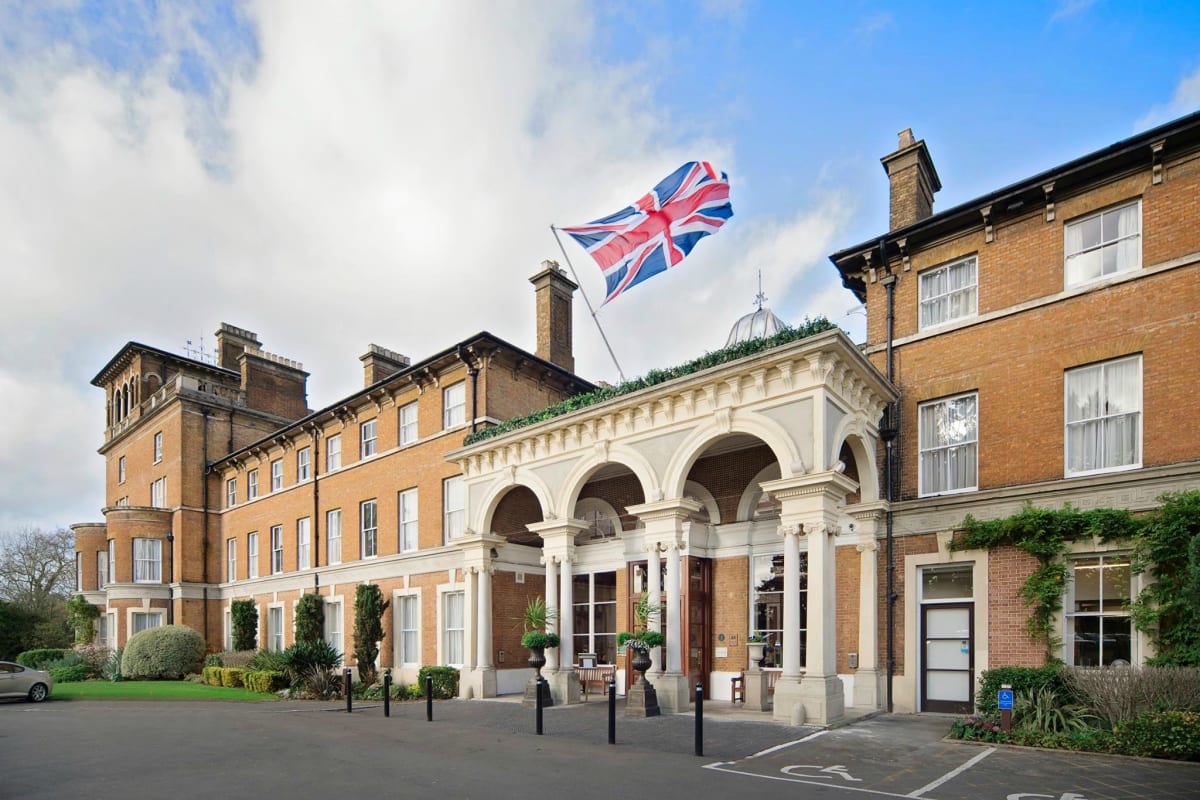 Oatlands Park Hotel - exterior