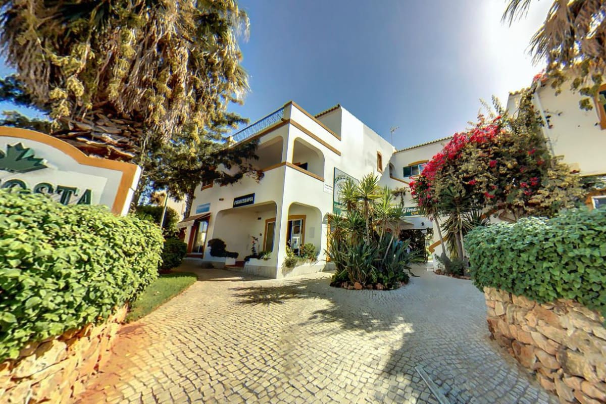 Solcosta Sociedade De Exploracao Hotel - exterior.JPG