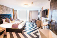 Grand Hotel Swansea - Bedroom
