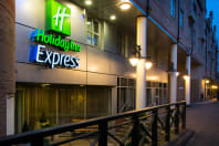 Holiday Inn express Hammersmith - Front outside