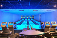 Hellidon Lakes Golf & Spa Hotel - bowling alley